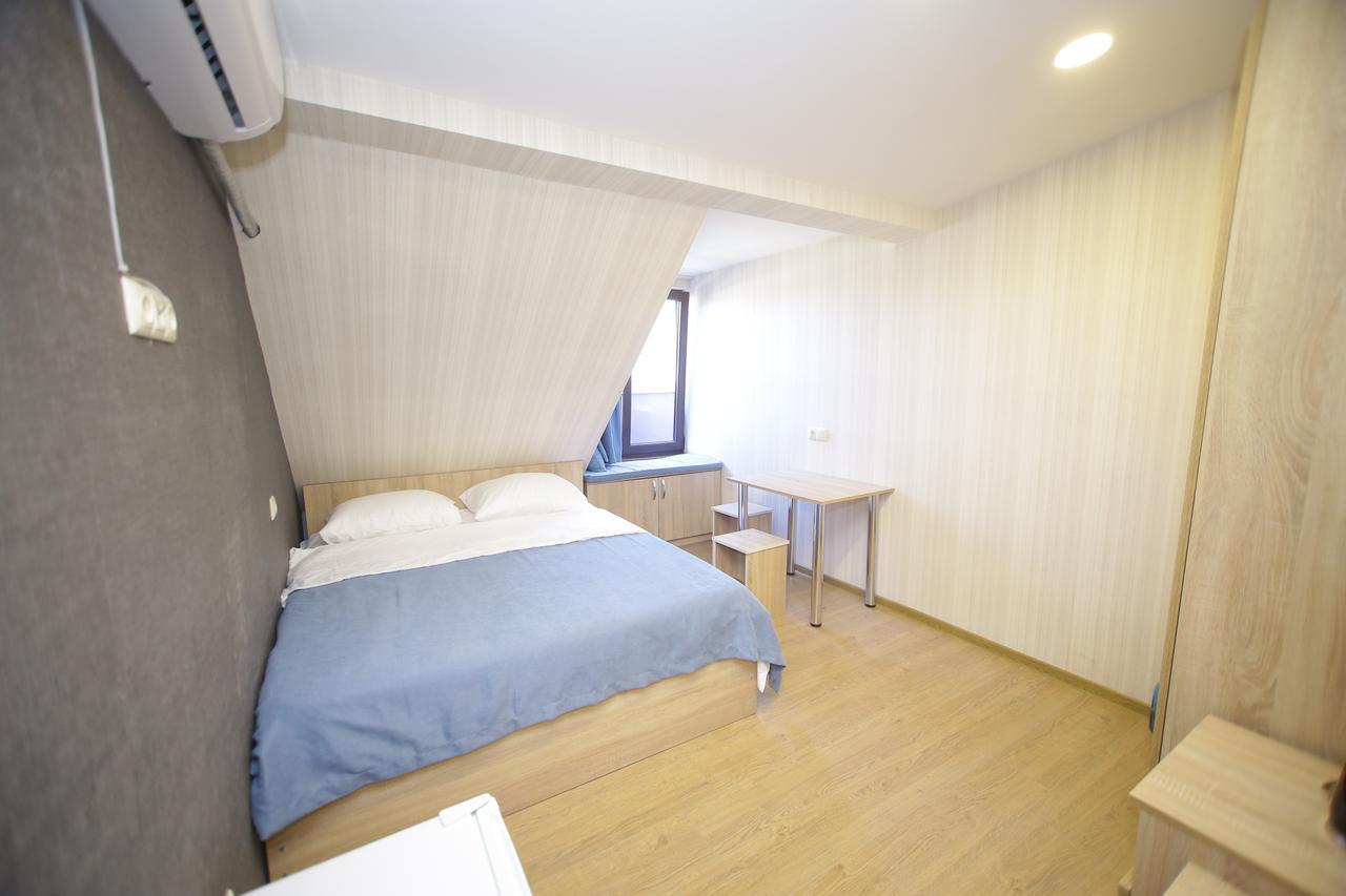 Four Rooms Tbilisi ภายนอก รูปภาพ