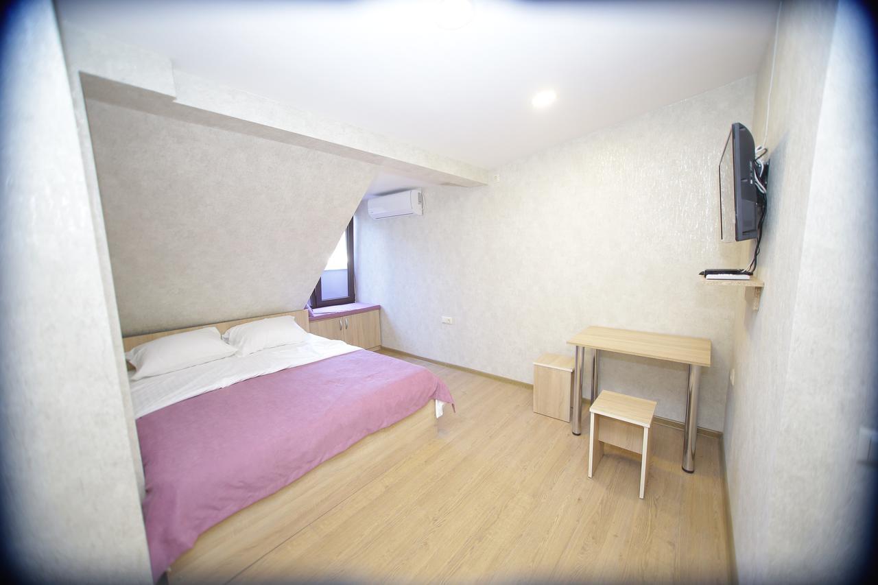 Four Rooms Tbilisi ภายนอก รูปภาพ