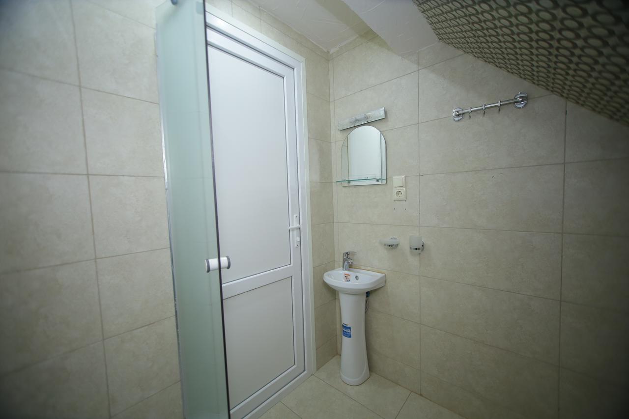 Four Rooms Tbilisi ภายนอก รูปภาพ