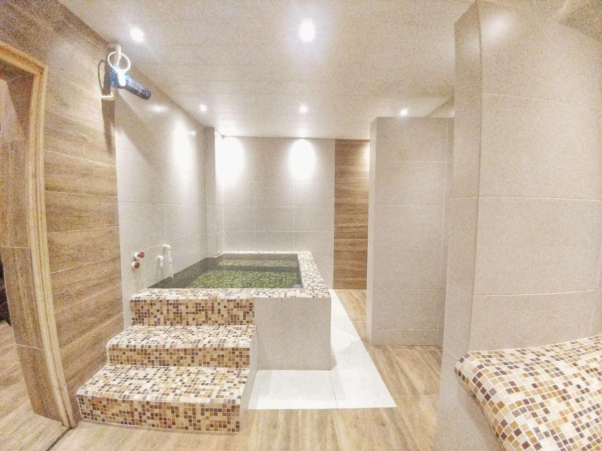 Four Rooms Tbilisi ภายนอก รูปภาพ