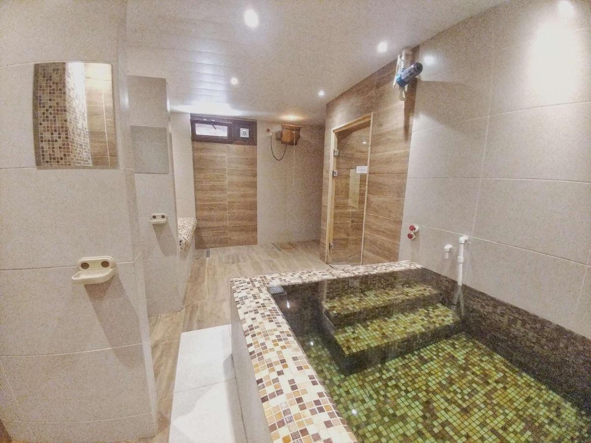 Four Rooms Tbilisi ภายนอก รูปภาพ